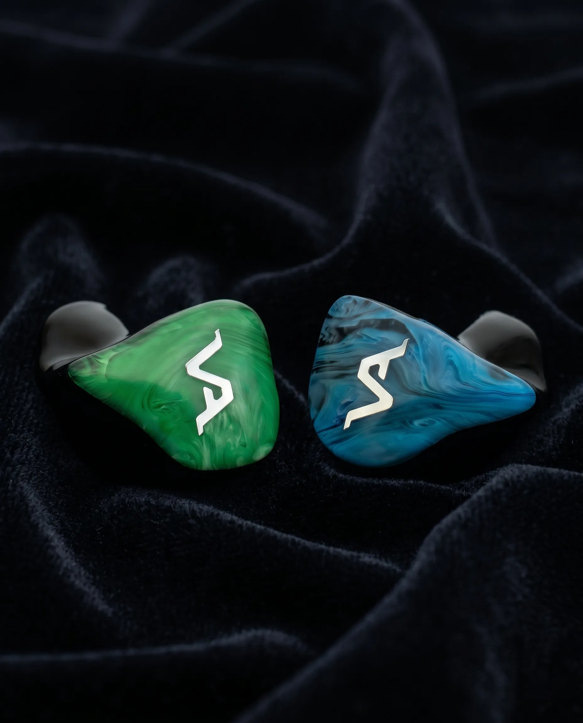 Bespoke Apex — green and blue two-tone