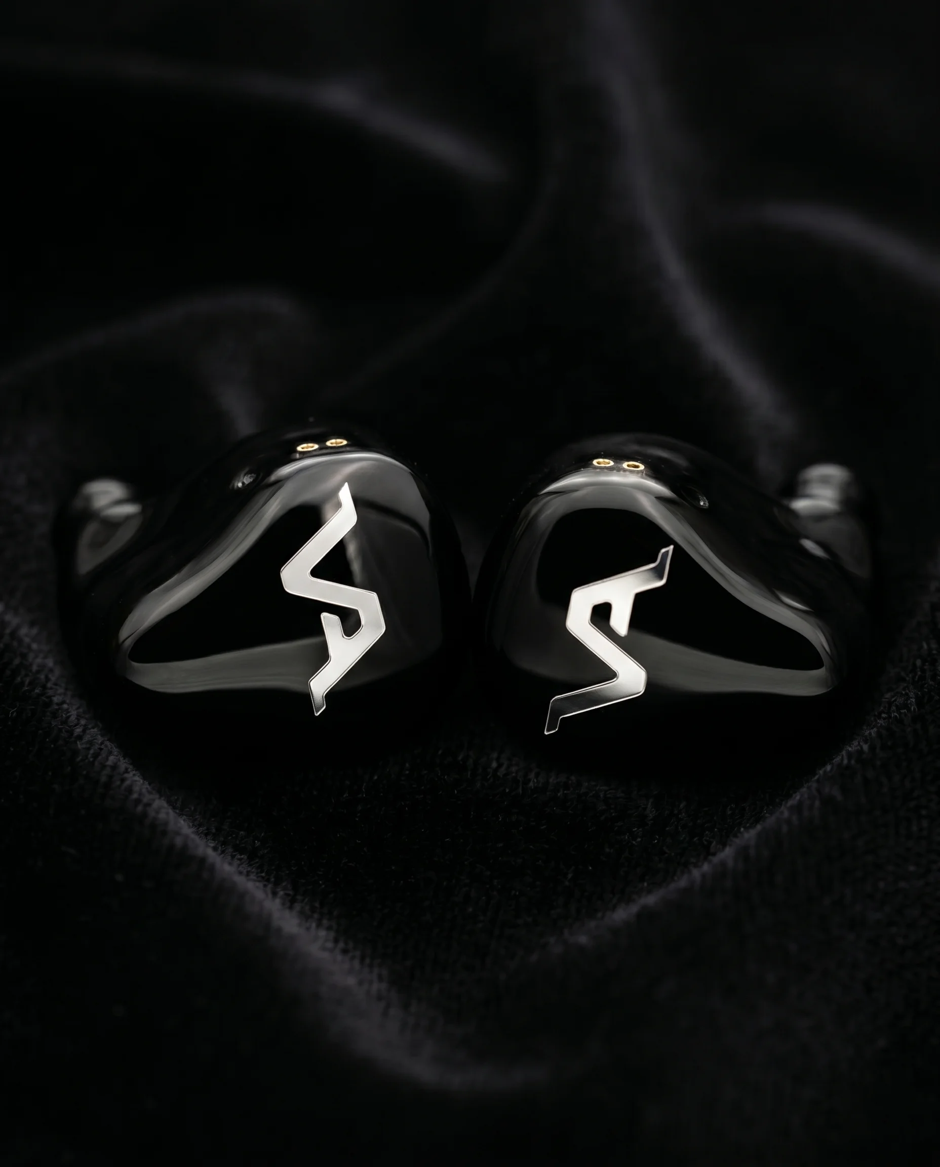 Virtus Audio Apex — Onyx Black pair on velvet