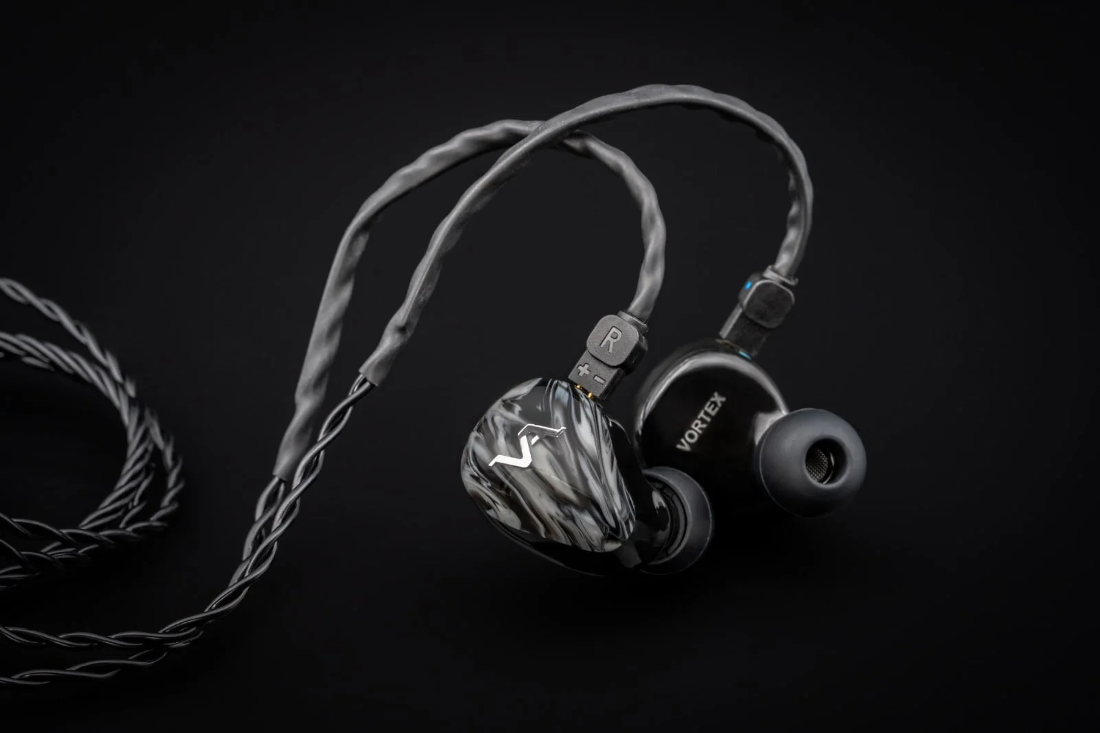 Virtus Audio Vortex — universal pair with braided cable